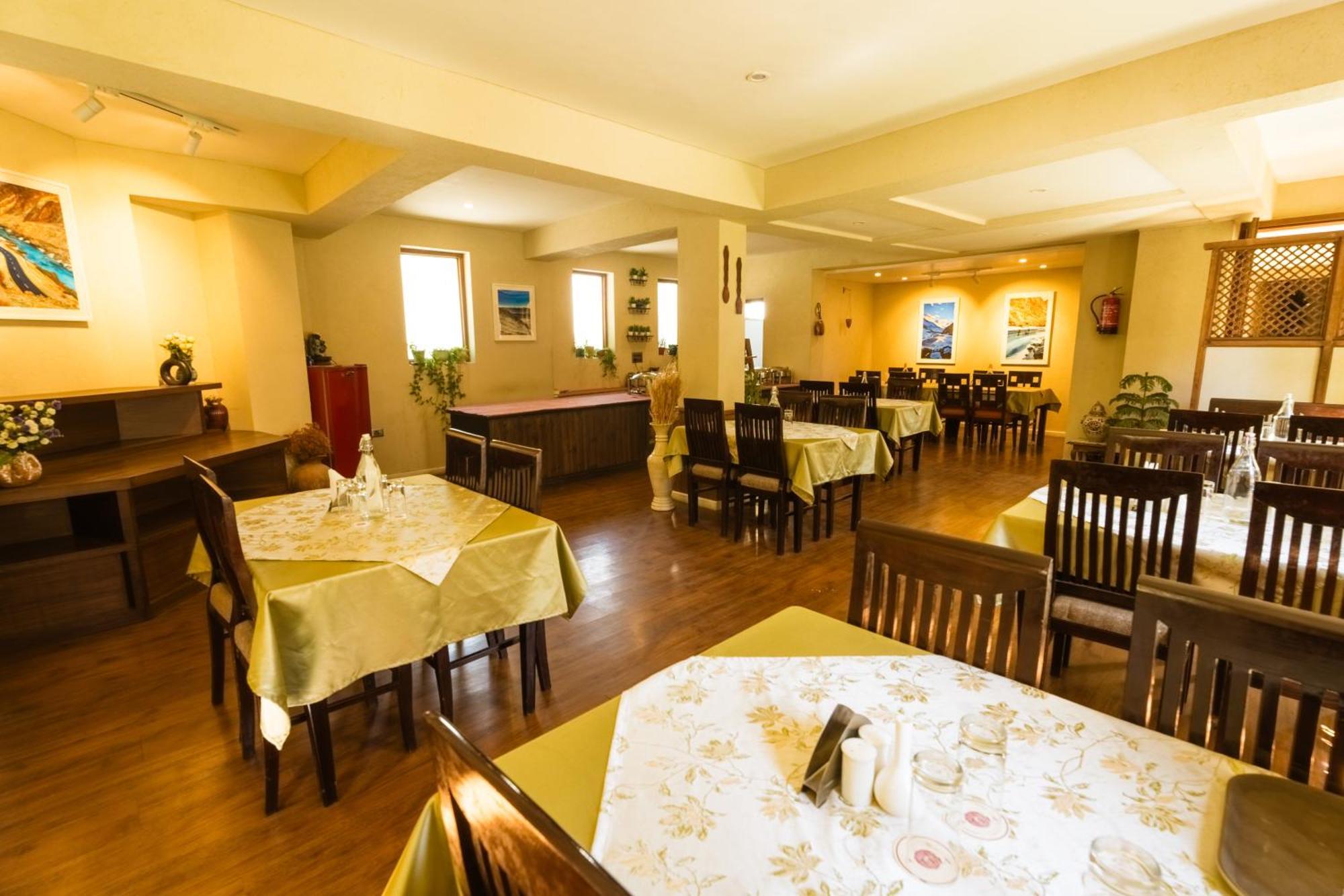 The Saraha Otel Leh Dış mekan fotoğraf